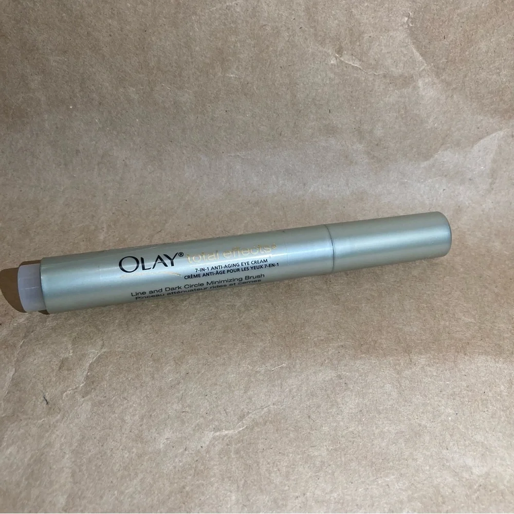 olay total effects 7 in 1 eye cream brush